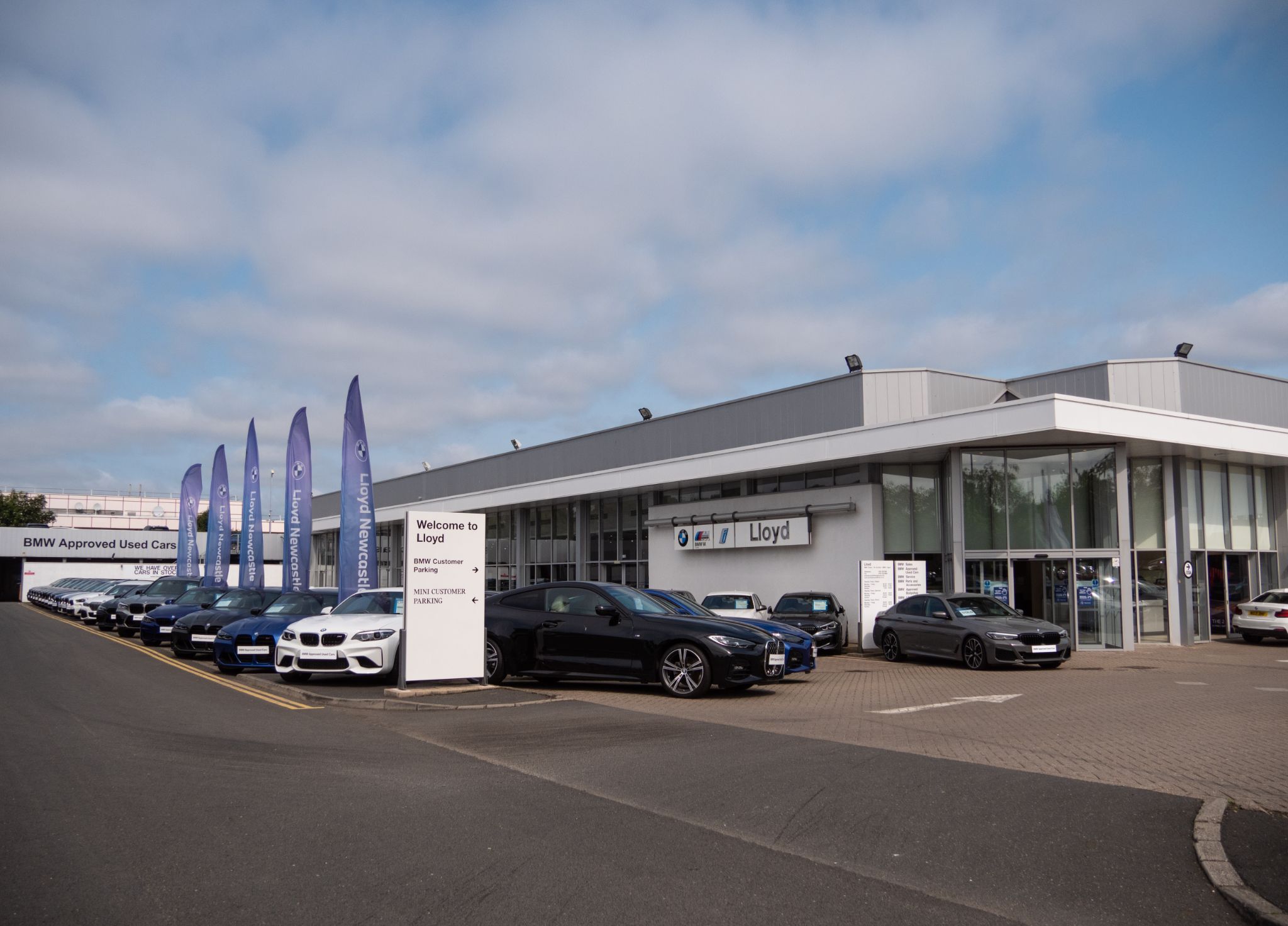 Lloyd Newcastle BMW Car dealership in Newcastle Upon Tyne AutoTrader